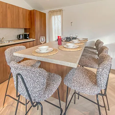 Holiday home Sernets Recreatie 112 *